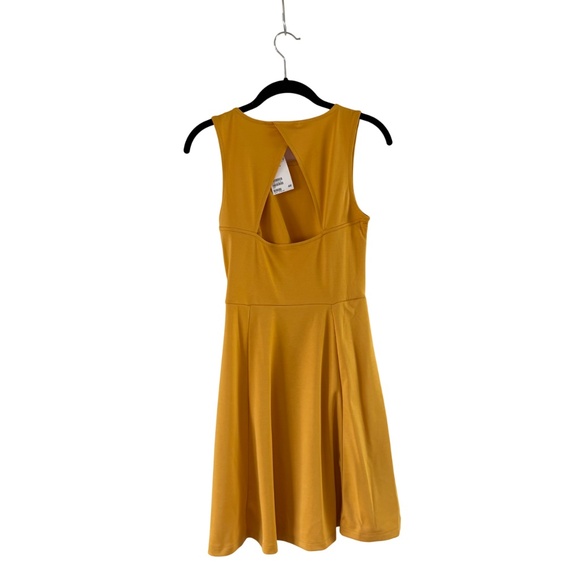 H&M Mustard Yellow Sleeveless Fit & Flare Dress (S), Cut-out Back / NWT - Picture 2 of 4
